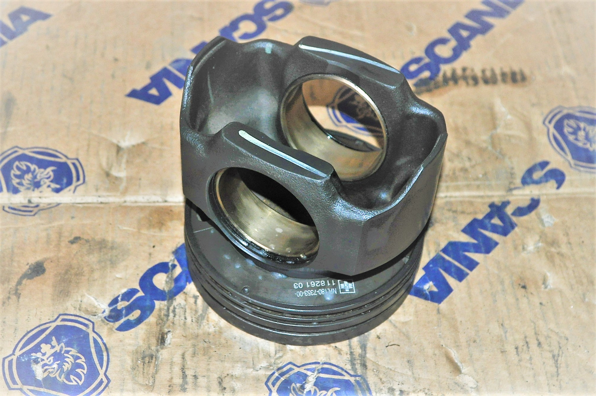 Поршень двигателя CAT-15 D135